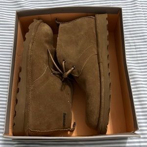 Bear paw like Ugg neumel chukka ankle boots